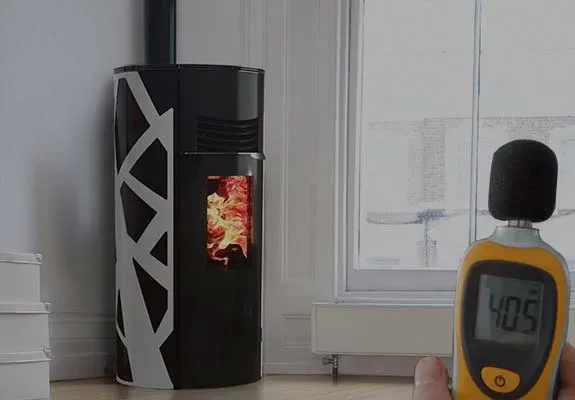 Poêle à granulés scandinave sur-mesure Lunaflamme à Cavaillon, design raffiné et rendement optimal.